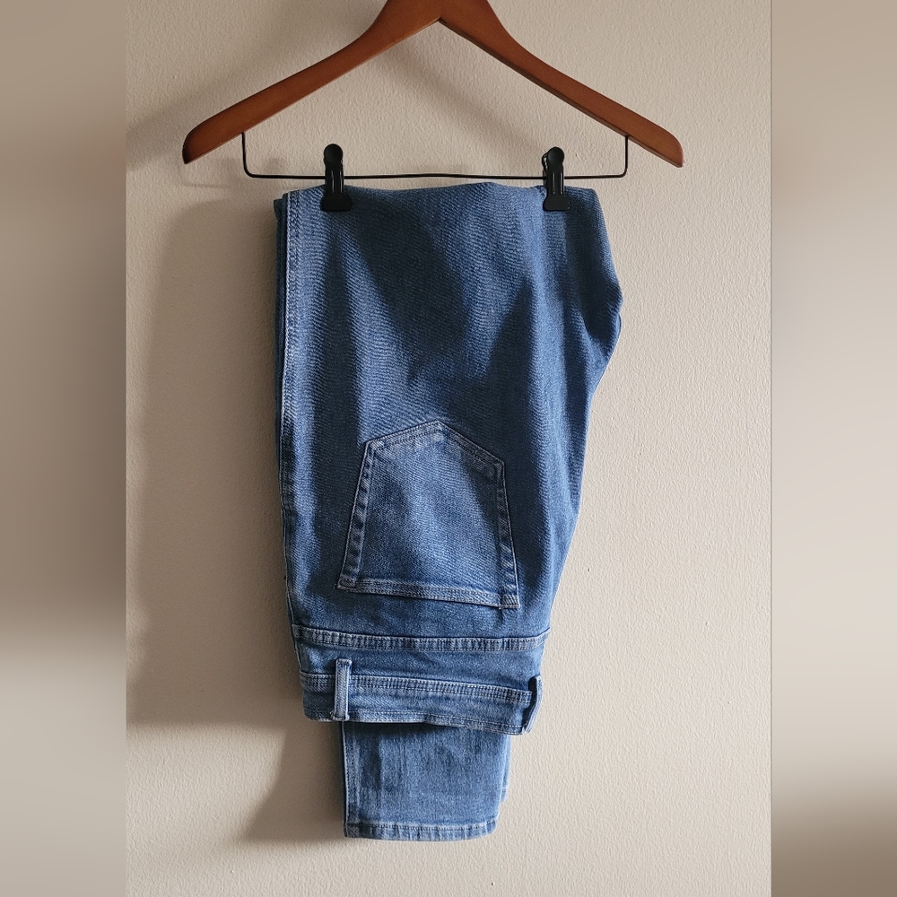 bill blass High-Rise Women's Jeans in Light Blue Denim